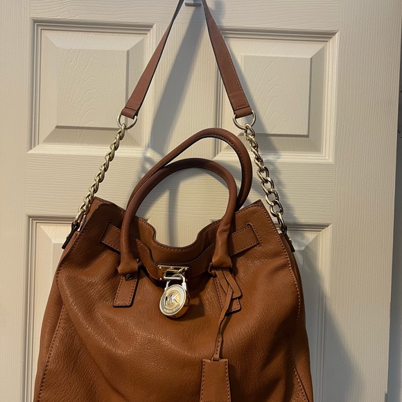 Michael Kors Handbag. Preowned. Saddle Brown. Leather. - Picture 2 of 5
